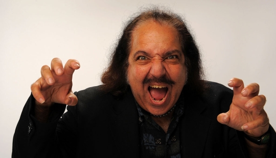 Una leyenda del porno y un violador? Ron Jeremy fue acusado de 20 cargos más de violación