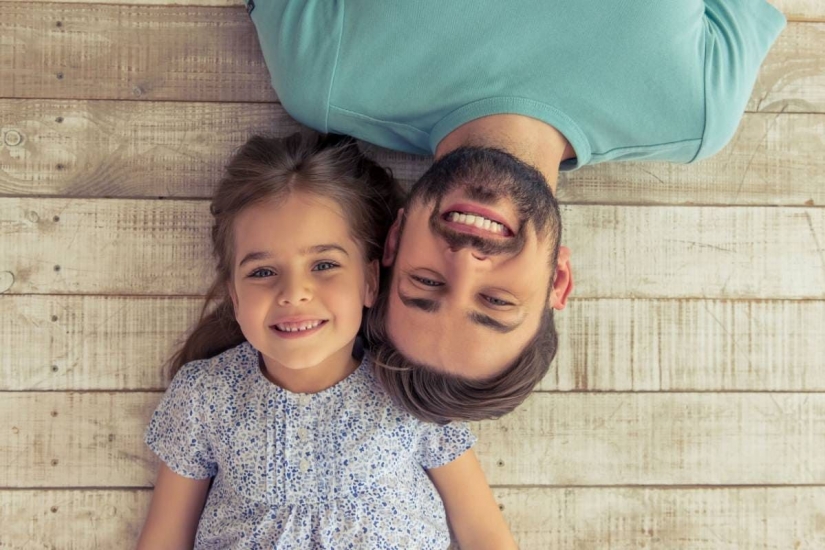 Una nueva investigación dice que los niños en familias monoparentales feliz