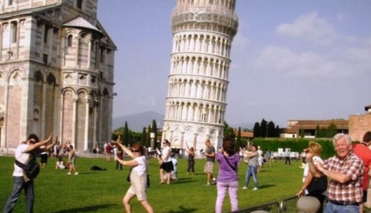 Vacation on Instagram vs vacation in real life