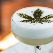 Velas con aroma al orgasmo y una bebida con sabor a cannabis: Gwyneth Paltrow está desarrollando un negocio