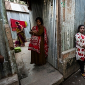 Viviendo dentro de un burdel en Bangladesh