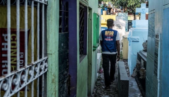 Viviendo entre los muertos - Viviendo en un cementerio de Manila Viviendo entre los muertos - Viviendo en un cementerio de Manila