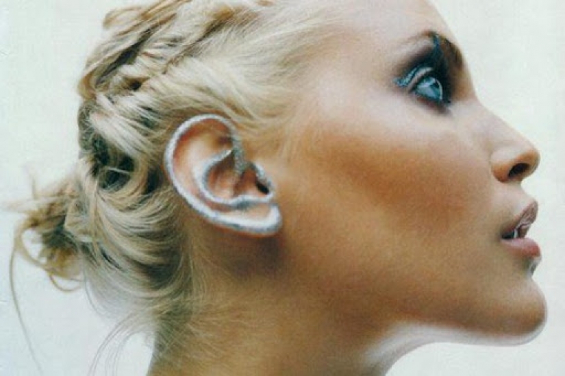 What does the new makeup trend — ear make-up look like
