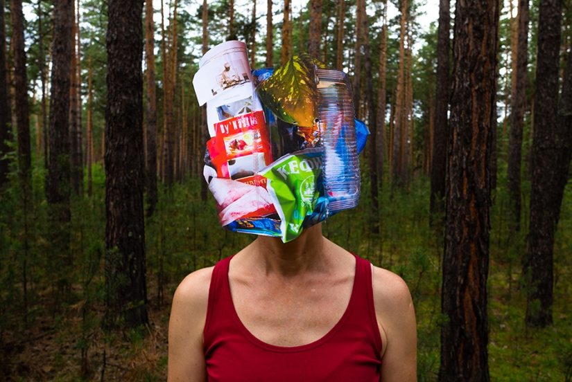 "What will remain after me": a poignant photo project by the St. Petersburg artist Irina Heinz