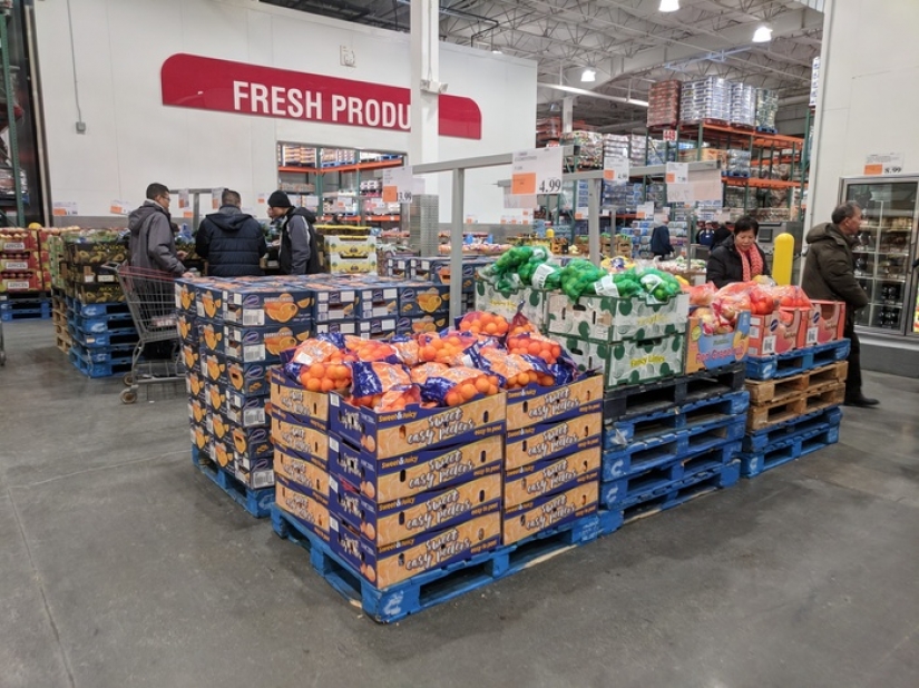 When to go grocery shopping — a whole event: a tour of an American supermarket