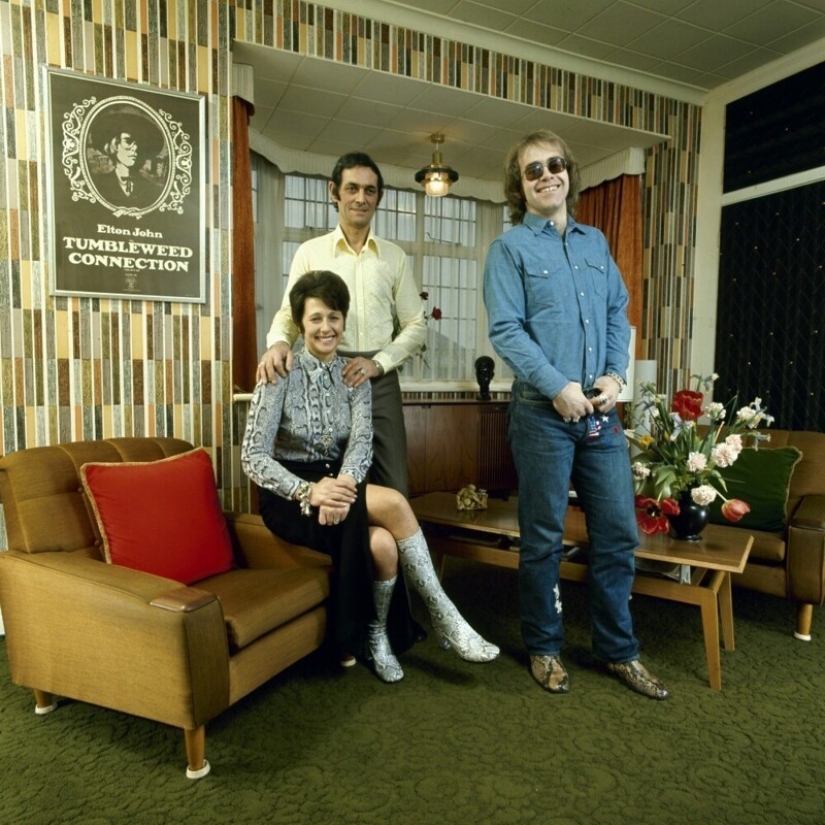 Who are you born into? Elton John and his Parents