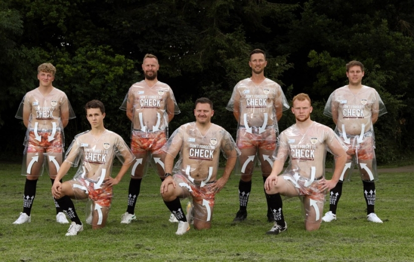 Why did the players of the British football club put on a transparent uniform