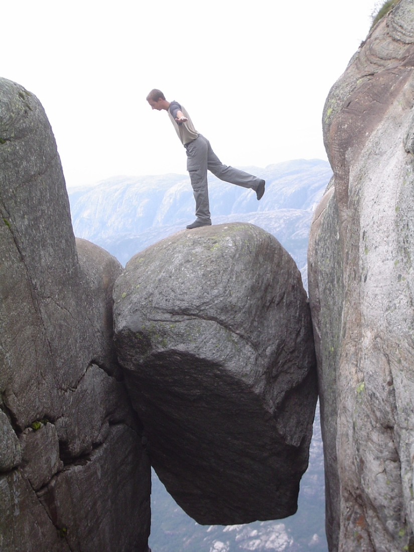 Will you dare to stand on the Kjeragbolten?