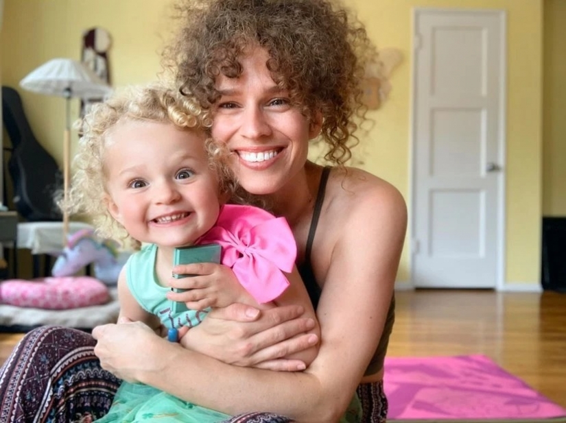 Without clothes and without complexes: why a young mother from Los Angeles prefers to go naked