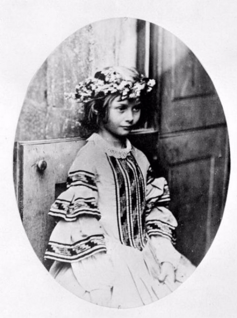 Young Alice: portraits of children from Lewis Carroll