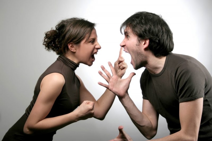 10 errores de una mujer en una relación... ¿Qué no se debe hacer?