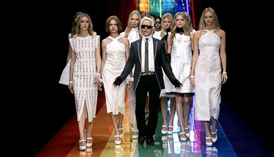 10 magnificent muses of the windy Karl Lagerfeld