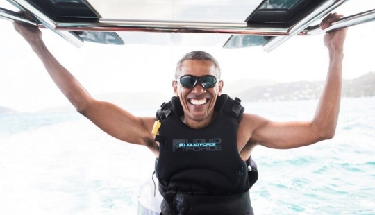 10 photos of how politicians and monarchs spend their holidays