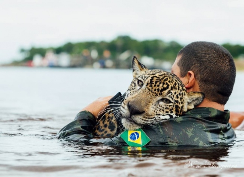 10 photos of this year that prove that humanity has hope
