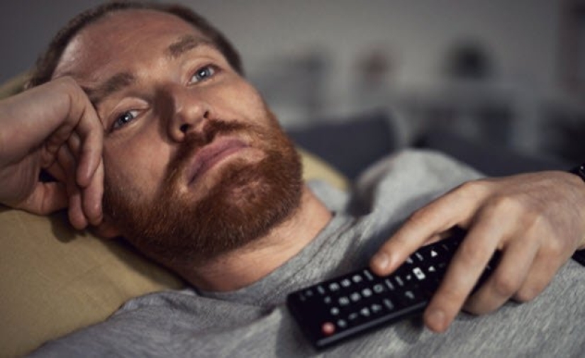 10 reasons why "binge" viewing of TV shows is slowly killing us
