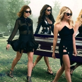 10 TV series similar to "Desperate Housewives" about female friendship and enmity