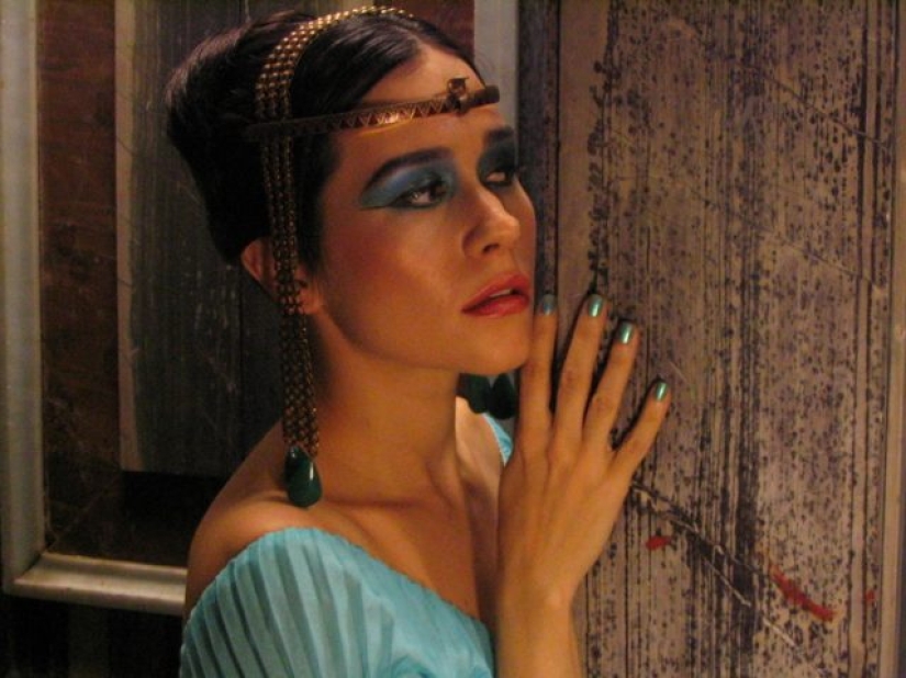 11 actresses who embraced Cleopatra in life on the big screen