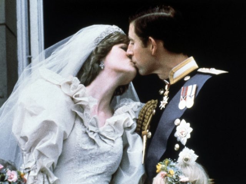 12 Legendary Royal Kisses Caught on Camera
