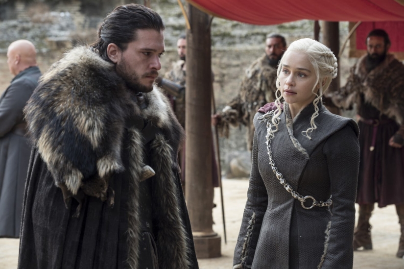 13 secrets behind the most Explicit scenes from Game of Thrones