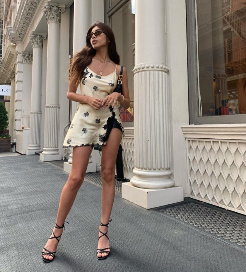 15 beauties with incredibly long legs