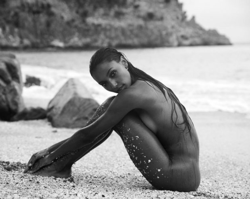 15 photos of Jasmine Tookes — a model who is worth your attention