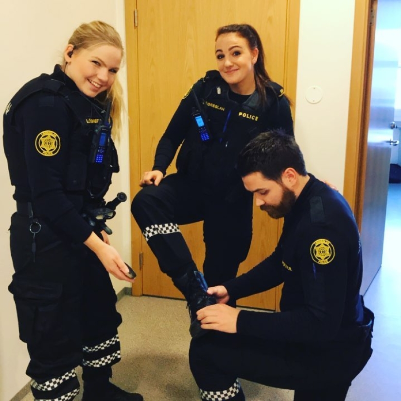 15+ photos proving that the cutest police officers work in Reykjavik