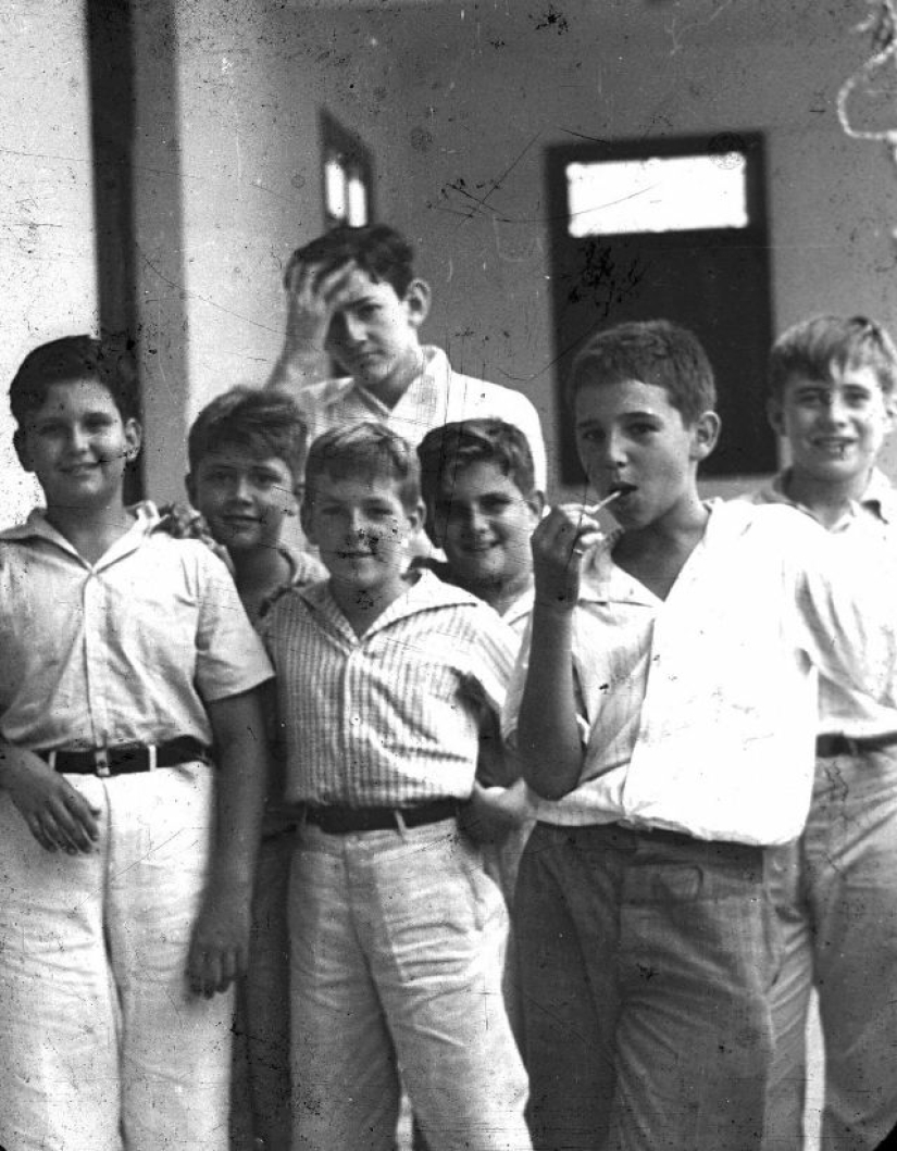 15 rare photos of Fidel Castro as a child and youth