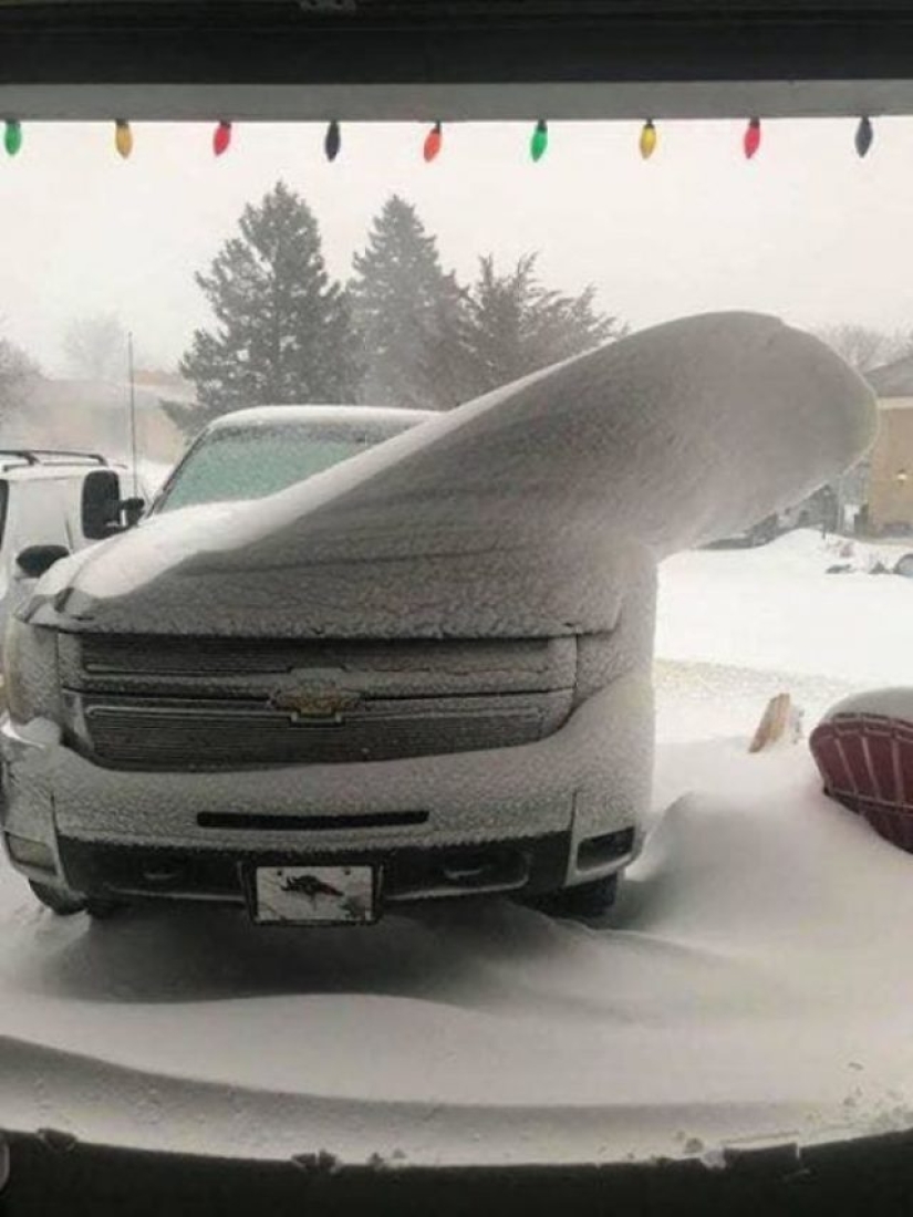 15 Times People Were So Satisfied Looking At The Snow They Just Had To Document It