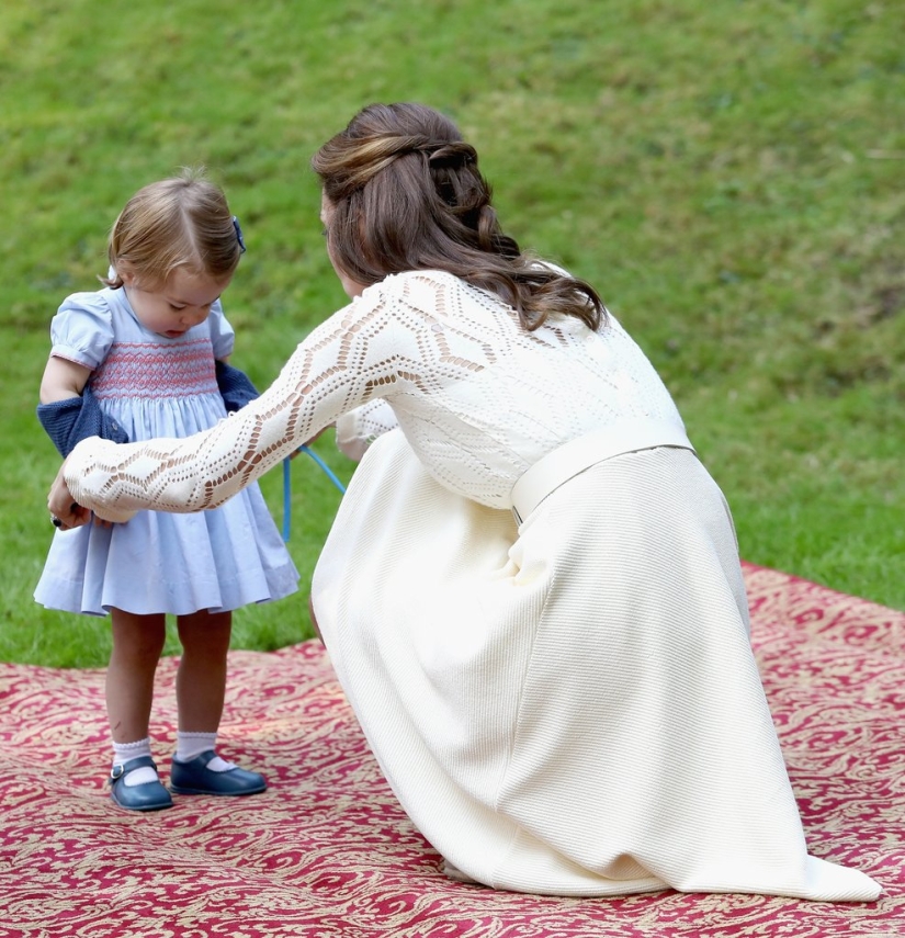 16 photos of Kate Middleton, in which an ordinary mother recognizes herself