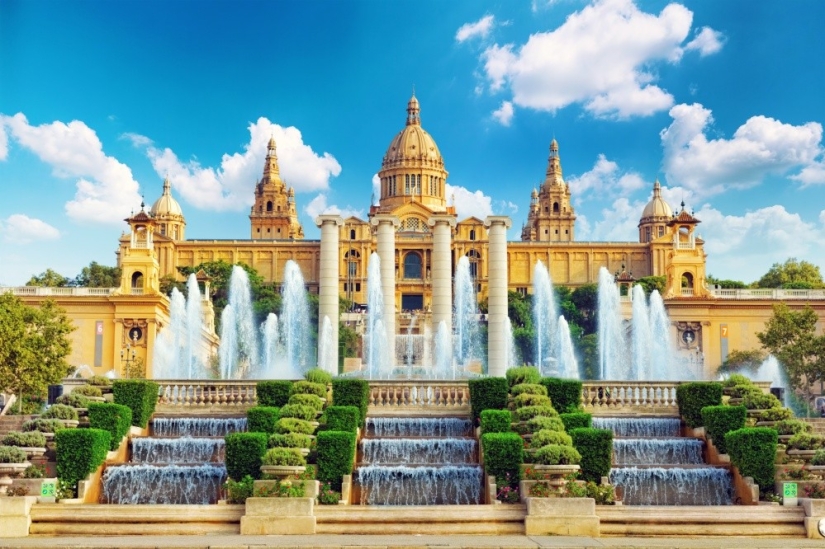 18 reasons to go to Barcelona