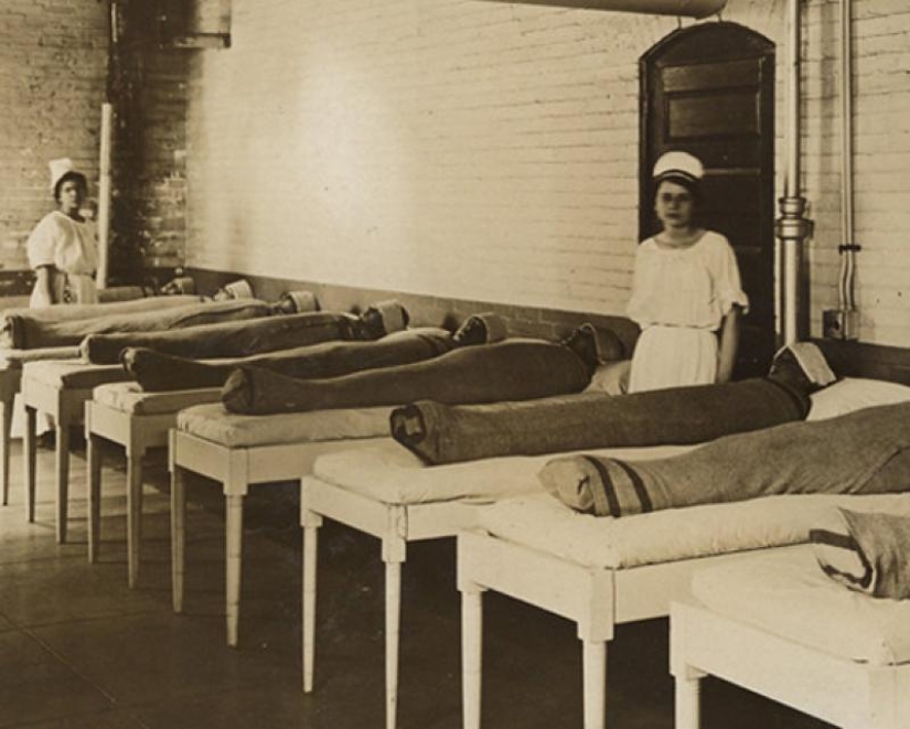 18 simultaneously frightening and fascinating photos of the medicine of the past