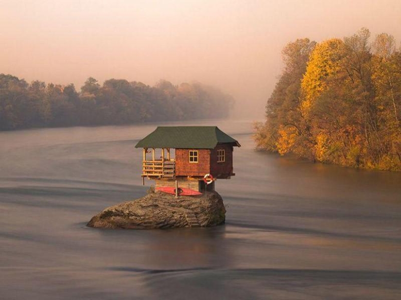 18 stunning and frightening houses