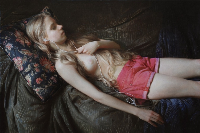 20 amazingly realistic paintings that celebrate female beauty and charm