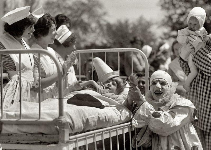 20 disfraces de Halloween extraños y ridículos de fotos antiguas