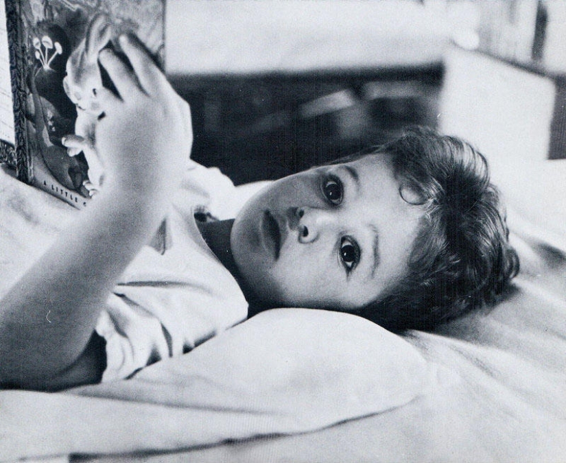 20 most expressive children's photos of the legendary Esther Babli