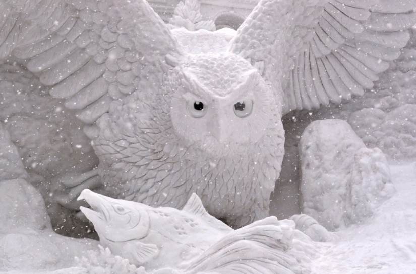 20 ways to artistically decorate a snowdrift