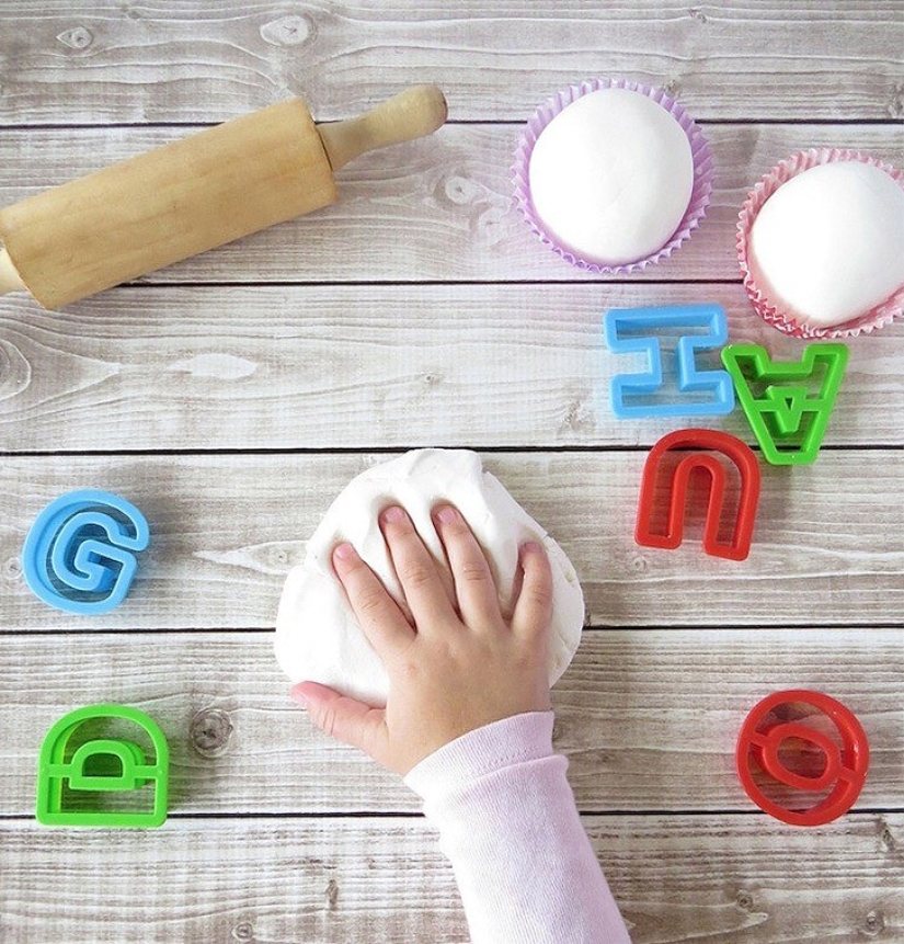 20 ways to keep a child busy