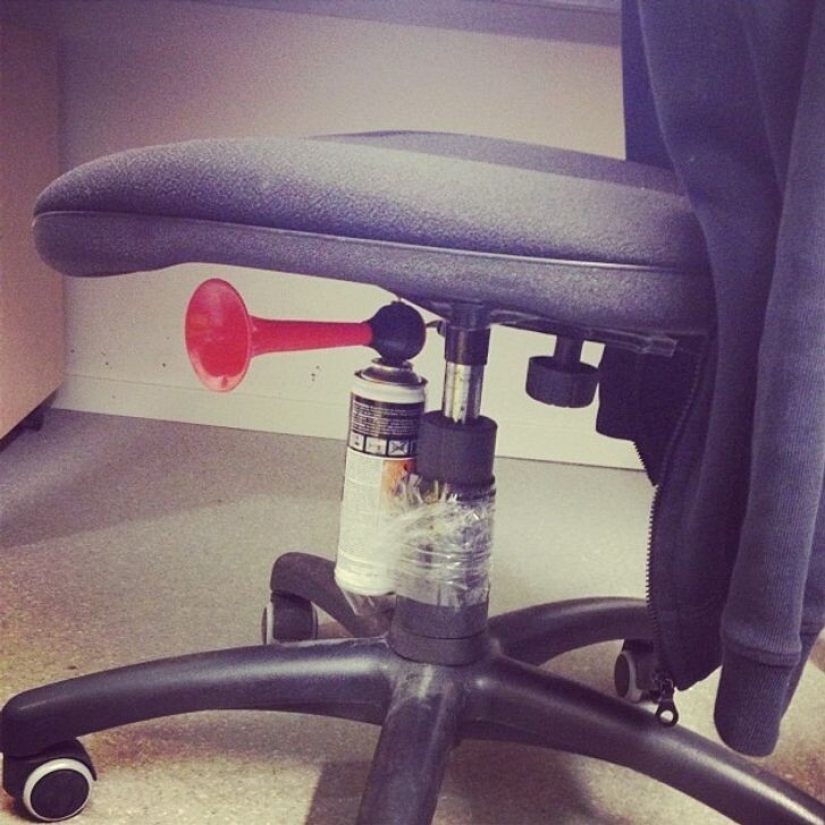 Examples Of The Best Office Pranks And Jokes Pictolic