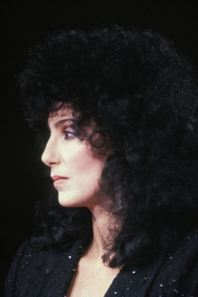 22 gorgeous vintage photos of Cher from the 80s - Pictolic
