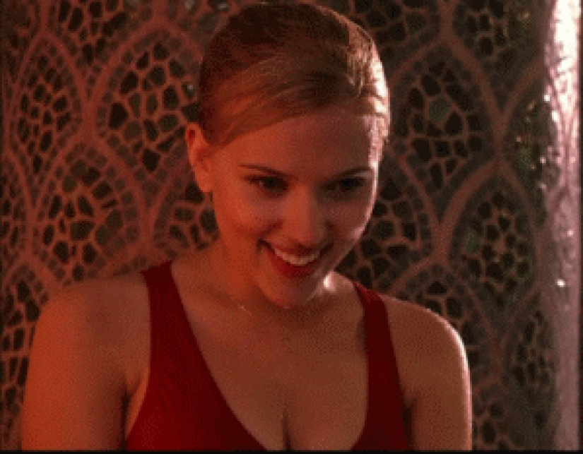 22 sexy gifs with Scarlett Johansson that will lift your... mood