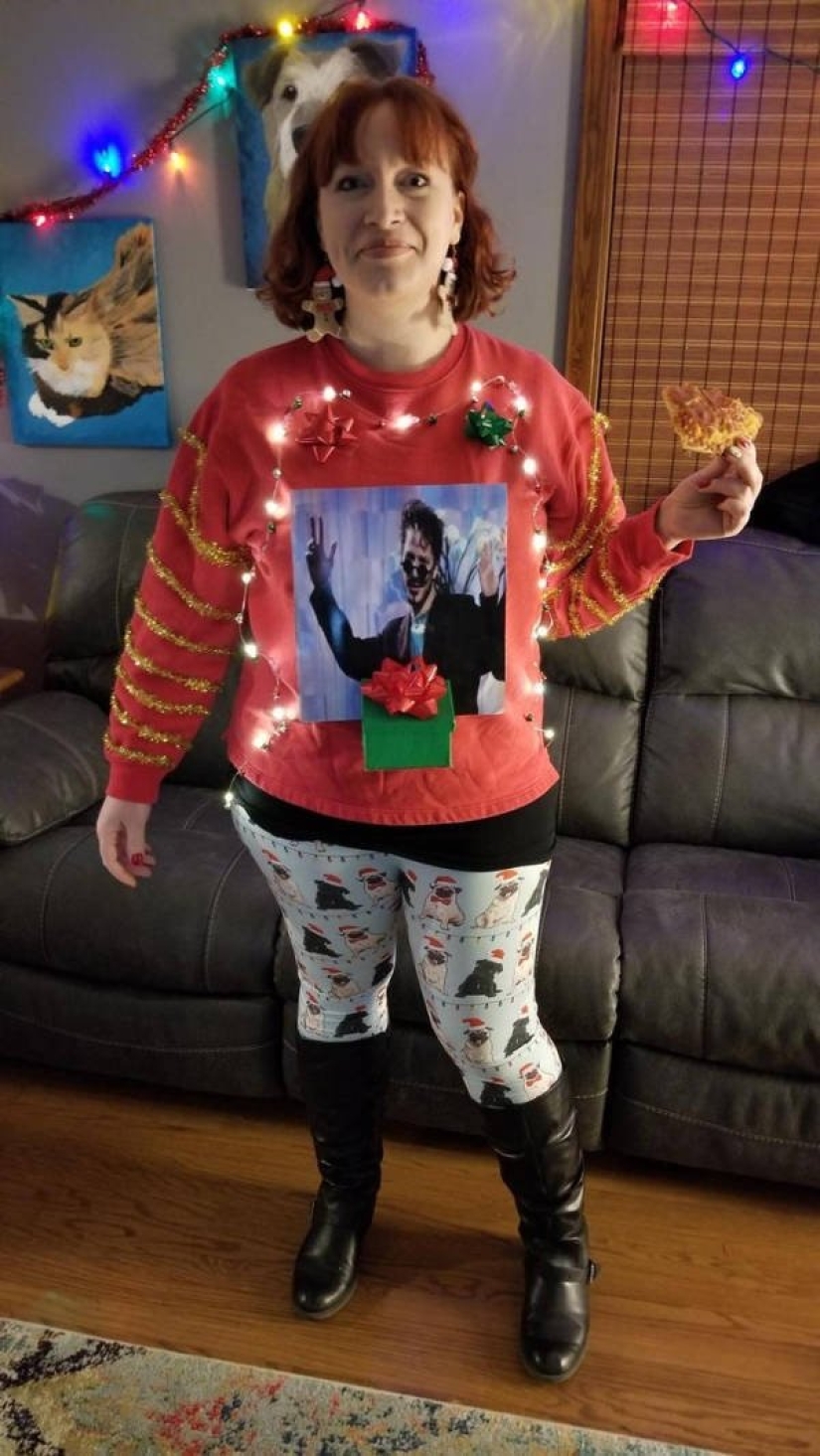 24 ridiculous sweaters that mock Christmas
