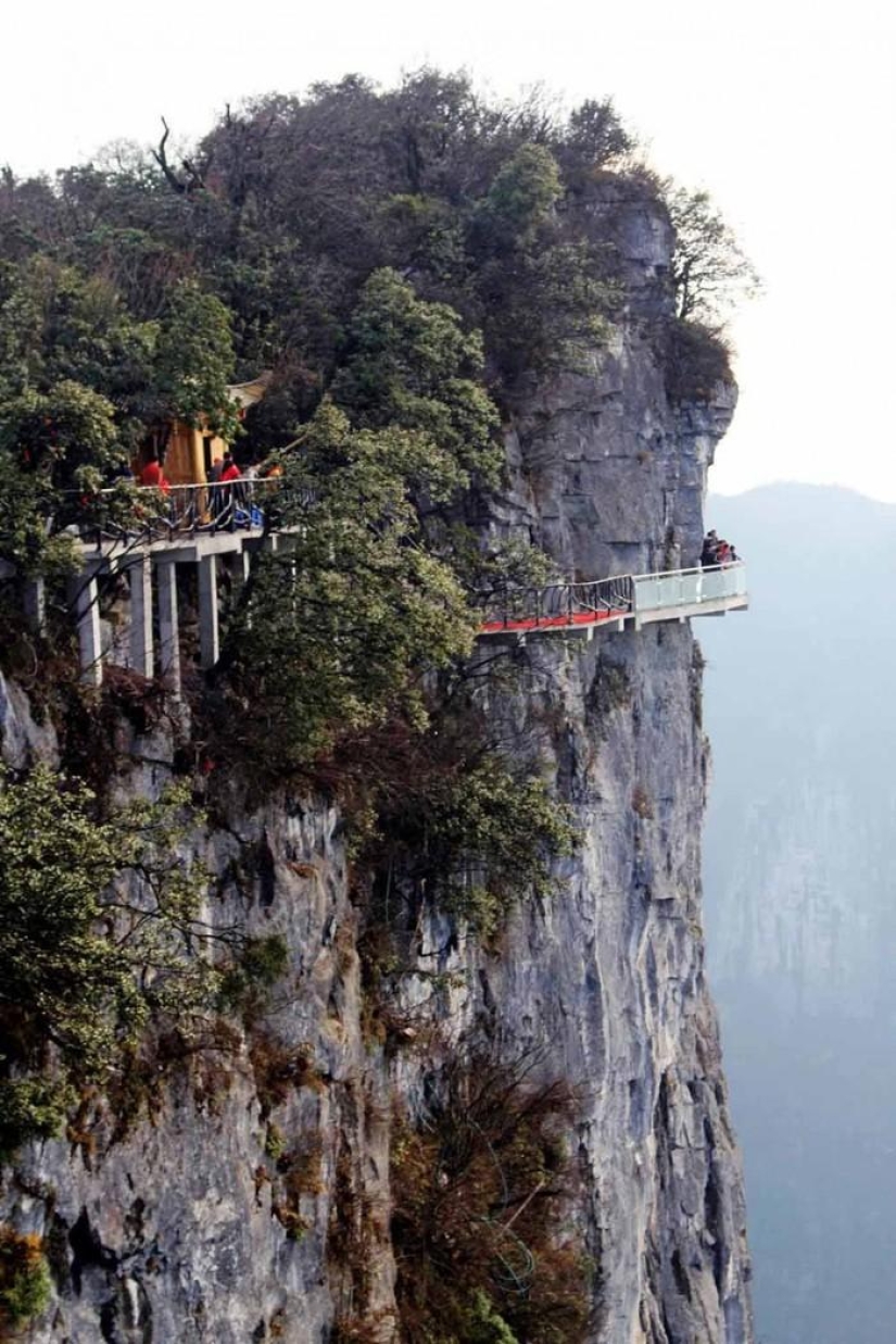 24 vertiginous attractions around the world