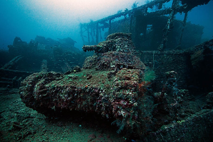 25 abandoned ships from around the world