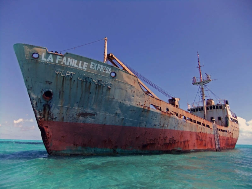 25 abandoned ships from around the world