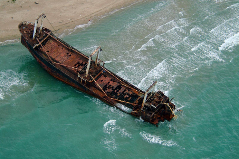 25 barcos abandonados de todo el mundo