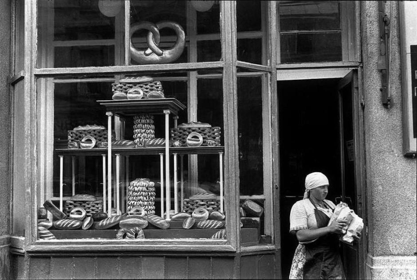 25 frames of Henri Cartier-Bresson about Soviet life in 1954
