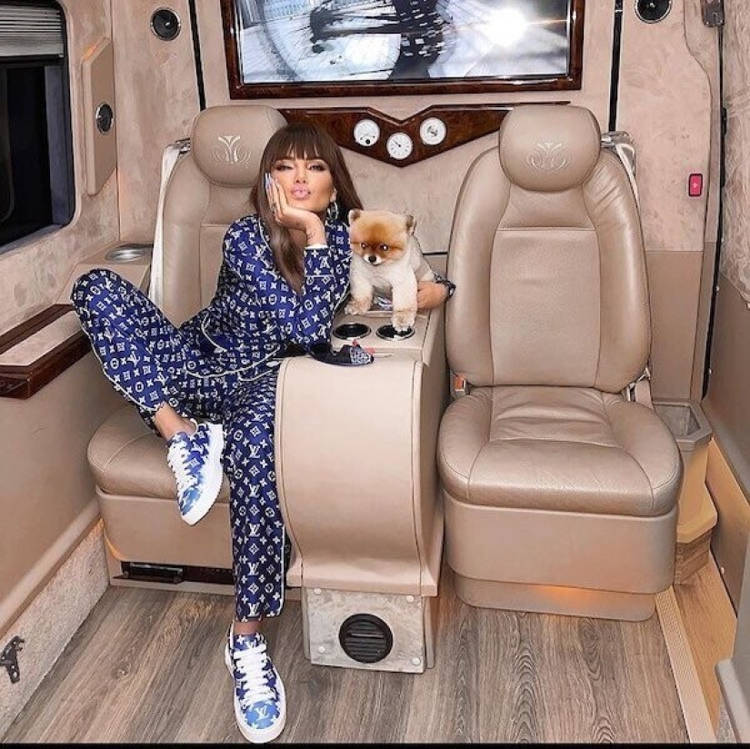 25 instagram bloggers, whose wealth can only be envied