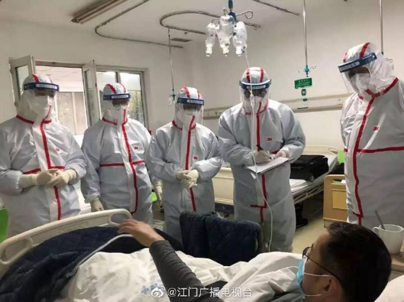 25 photos about the everyday life of medical staff in Wuhan infected with coronavirus