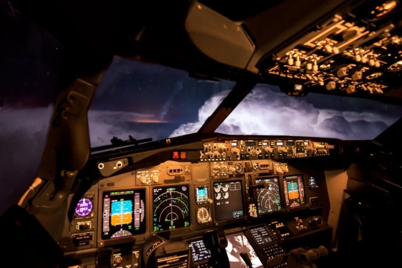 25 photos taken by pilots from aircraft cabins