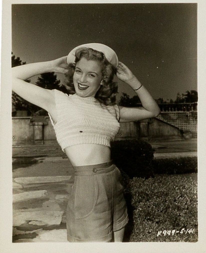 30 previously unpublished pictures of Marilyn Monroe will be put up for auction